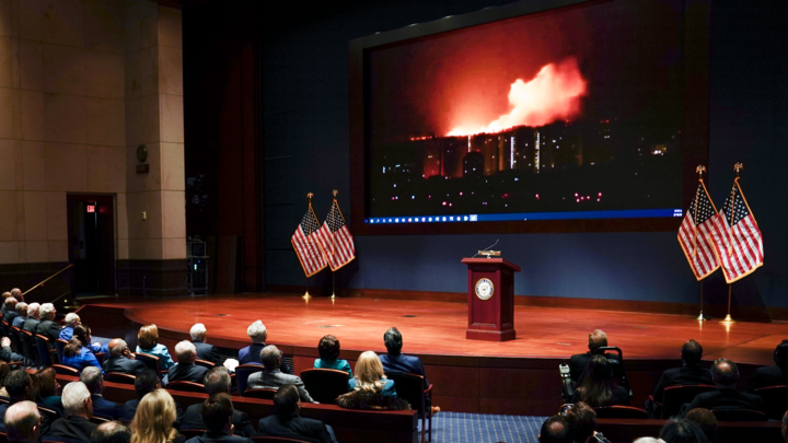 Главный удар русских назначен. Приказано лить бетон