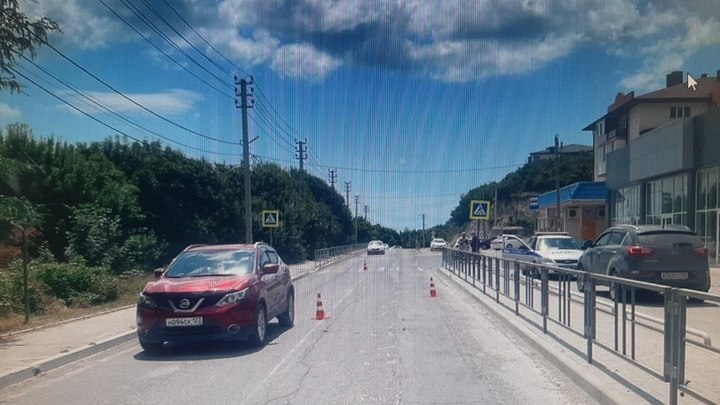 В Новороссийске женщина на Nissan сбила на зебре 8-летнюю девочку