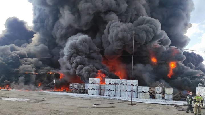 Крупнейший за многие годы пожар в промзоне Дзержинска: хронология событий