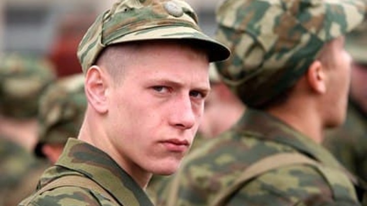 В Борзе рядовой в ответ на замечание сломал сослуживцу челюсть