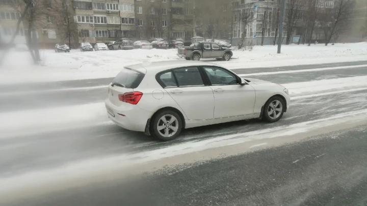 Верховный суд запретил автомобилистам с дефектом руки водить механику