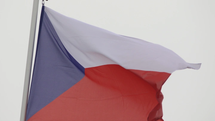 Чехия выдаёт гражданам России маскировочные визы для обхода санкций и сохранения турпотока Чехия выдаёт гражданам России маскировочные визы для обхода санкций и сохранения турпотока