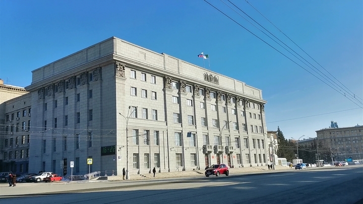 Чиновников мэрии Новосибирска хотят пересадить на электромобили