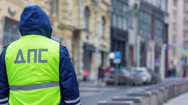 РИА: водителей могут оштрафовать за выезд на разметку, скрытую снегом