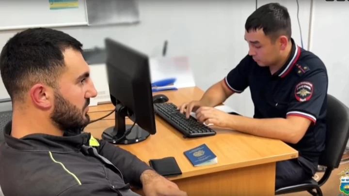 В Тюмени поймали бородача грозившего сломать ноги детям на спортплощадке