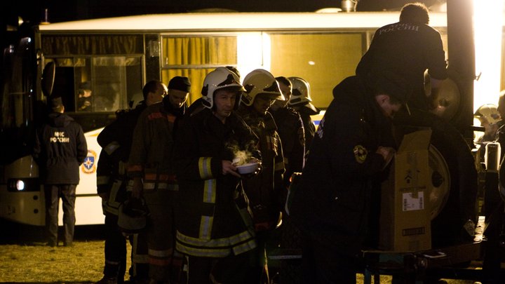 Первые фото с места разрыва cнаряда ВСУ в Ростовской области попали в Сеть