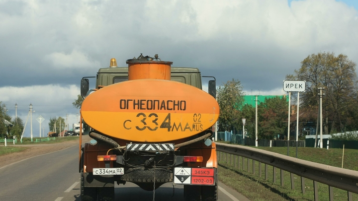 В Северском районе перевернулась автоцистерна, перевозившая дизельное топливо