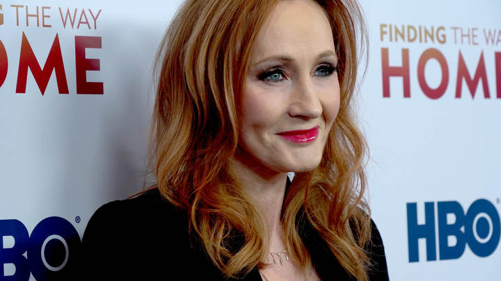 Осудил даже Гарри Поттер. Роулинг подверглась травле за шутку о трансгендерах