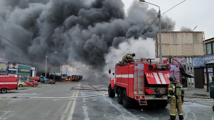 Предприниматели подсчитывают убытки: В Ростове окончательно ликвидирован пожар на рынке Классик