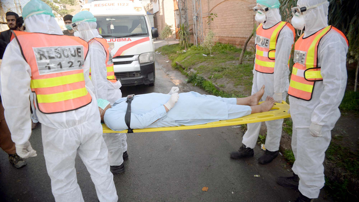 Новый лидер по заболеваемости потеснил Китай? Что известно о коронавирусе к этому часу