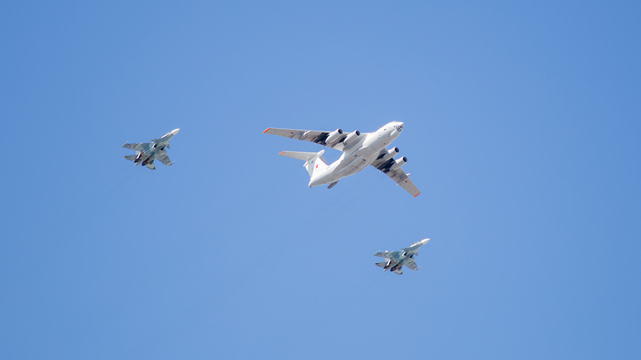 Вокруг Тайваня накаляется: Китай направил к острову десятки самолётов и кораблей