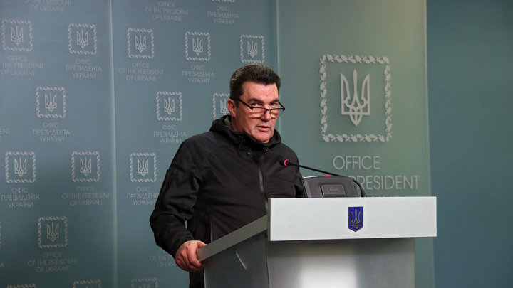 После слов о вторжении ВСУ в Россию “грабителю ларьков” Данилову напомнили о криминальном прошлом