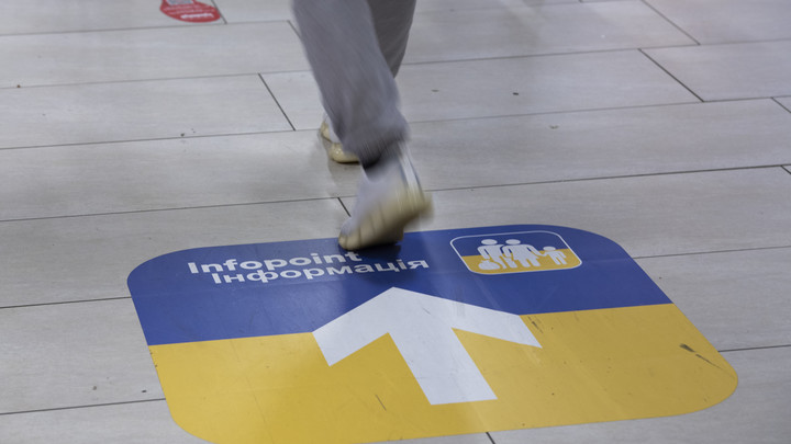 Беженцев попросят на выход: Украинцев в Великобритании сравнили с собачками