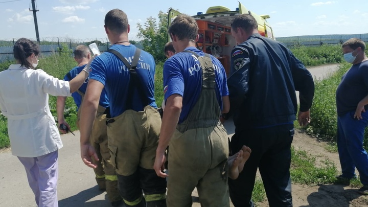 В Павловском районе спасли от гибели в канализации двух мужчин