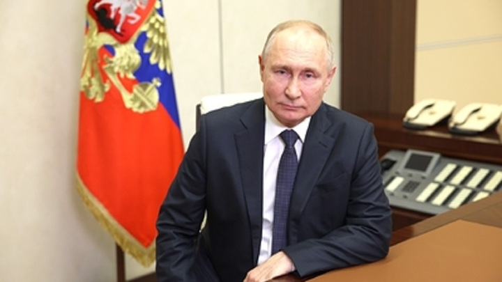Бравшему интервью у Путина журналисту Зайпелю грозит суд в Германии