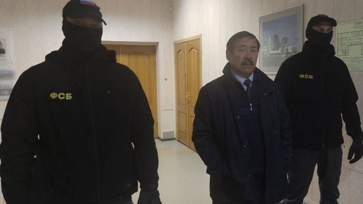Суд не отпустил домой главу из Челябинской области