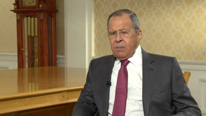 Лавров: угрожая гражданской авиации, Зеленский надеется на восстание в России