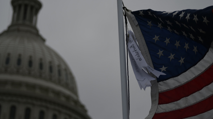 Денег нет, работа встала: Из-за отсутствия финансирования правительство США не будет работать до начала января