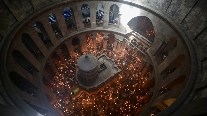 Власти Молдавии устроили издевательство над верующими: Архиепископа не пустили за Благодатным огнём