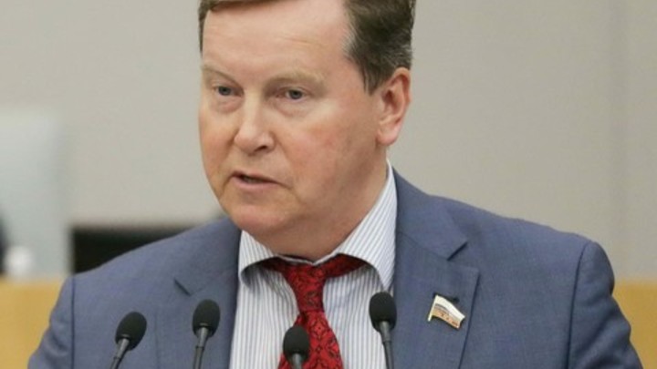 Олег Нилов: Необходим запрет на общее и первое высшее образование детей чиновников за границей