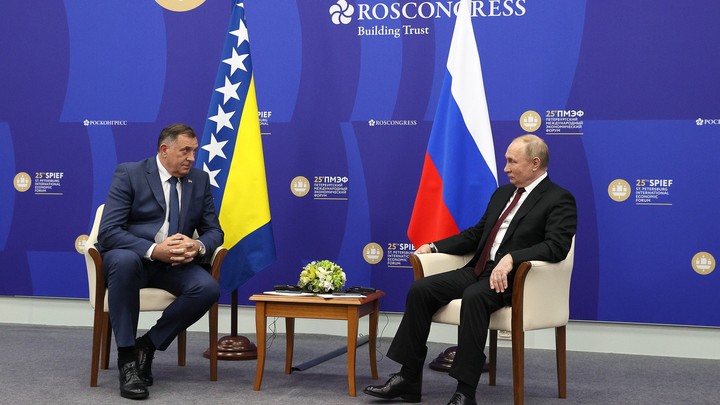 Запад пытается влезть во все сегменты: Представитель БиГ рассказал Путину о внешнем вмешательстве