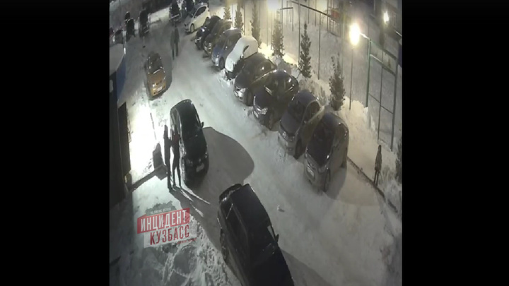 В Кемерове консьержки избили мальчика на глазах прохожих