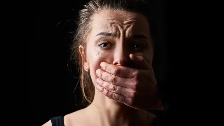 В деле найденной после вечеринки с шейхами переломанной модели Маши появилась таинственная подруга
