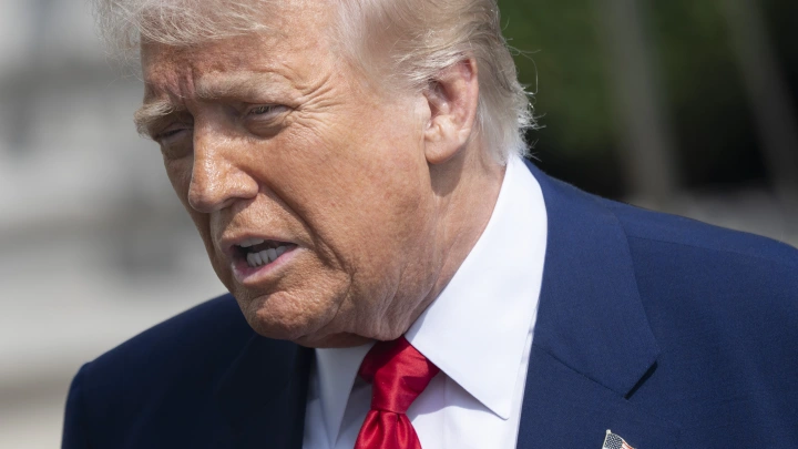 Трамп заявил, что Китай «запаниковал» и ввел пошлины против США