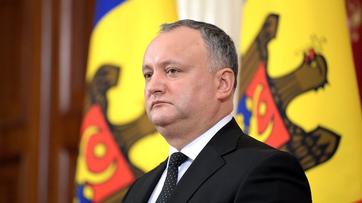 Президент Молдавии поклялся не подписывать закон об отмене Дня Победы