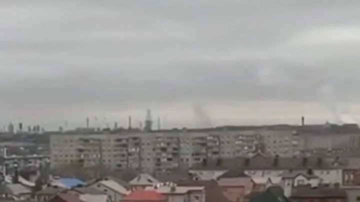 Атака дронов на Оренбургскую область 11 ноября: в Орске поврежден завод, видео