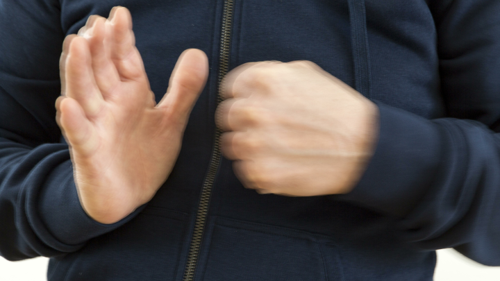 Убьют и мёртвыми выкинут в канаву: Девушек, которых заставляли смотреть на истязания подруг на автомойке, так и не признали потерпевшими