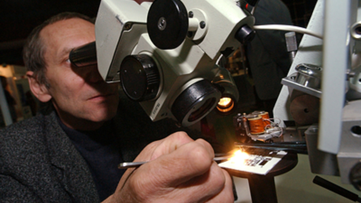 В читинский онкодиспансер установили микроскоп за 9 млн рублей