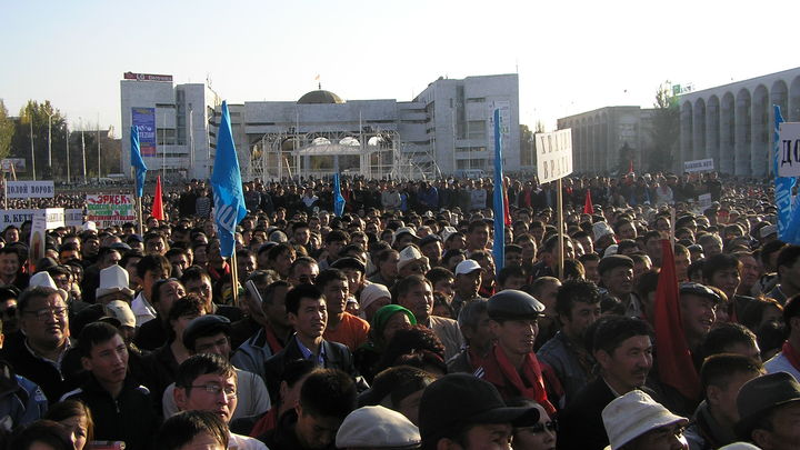 Киргизия настроена отказаться от советского наследия? В парламенте прозвучал призыв