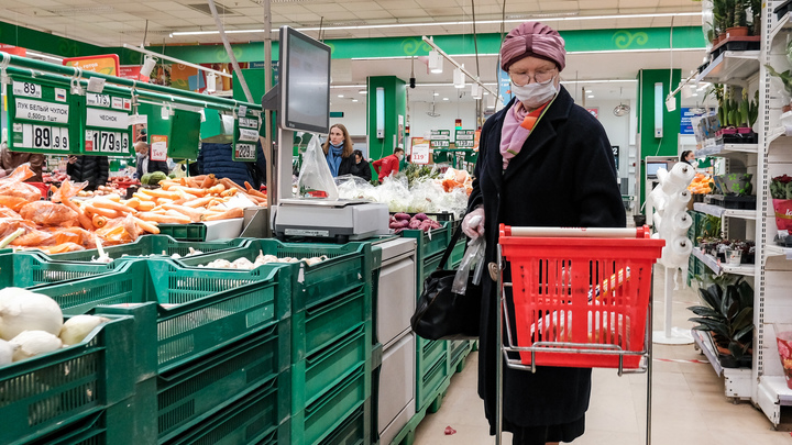 В новосибирских магазинах Ярче! ввели ограничения на продажу импортных фруктов