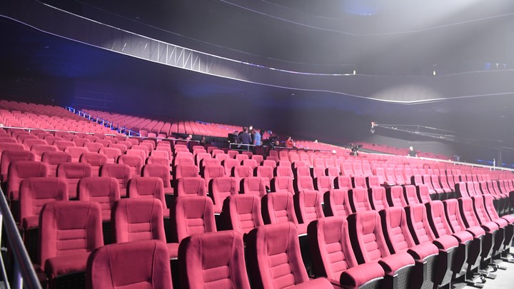 КВН - пошлые шутки о русских. Членам жюри стало неудобно