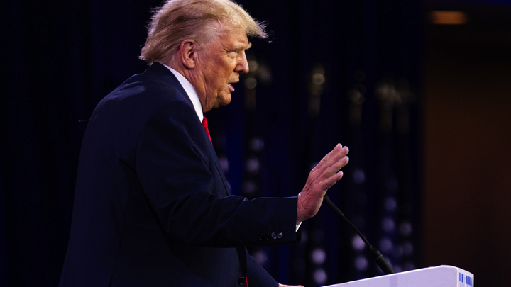 Трамп снова под прицелом. Экс-президенту США предъявили новые обвинения