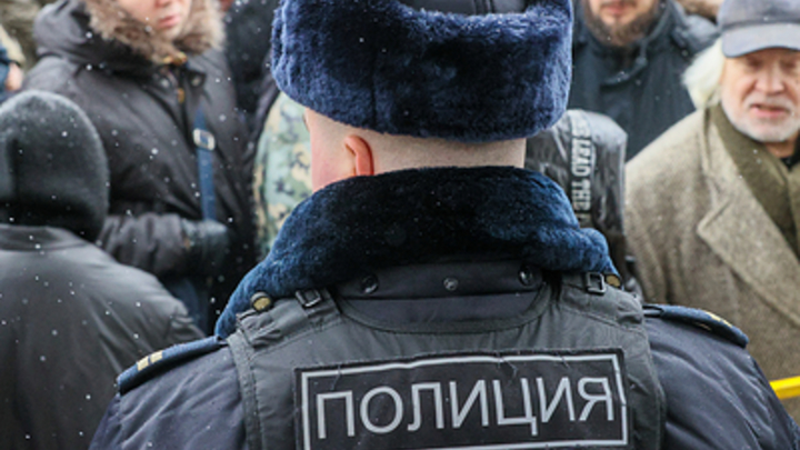 В Екатеринбурге станцию метро Ботаническая оцепили силовики