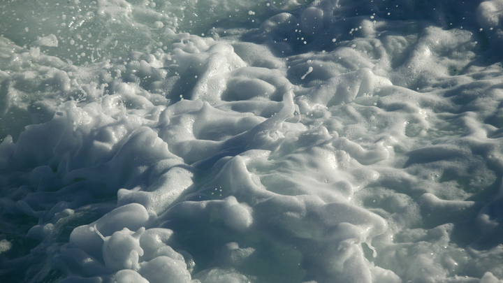 В Сочи впервые за девять лет зафиксировали семибалльный шторм