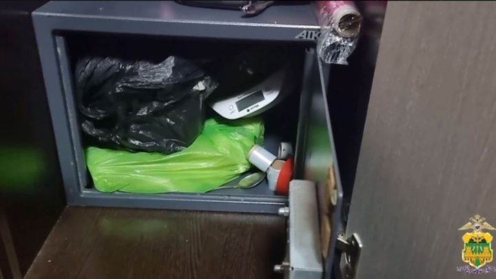 У местного жителя Северского района изъяли 57 пакетов разнообразных наркотиков