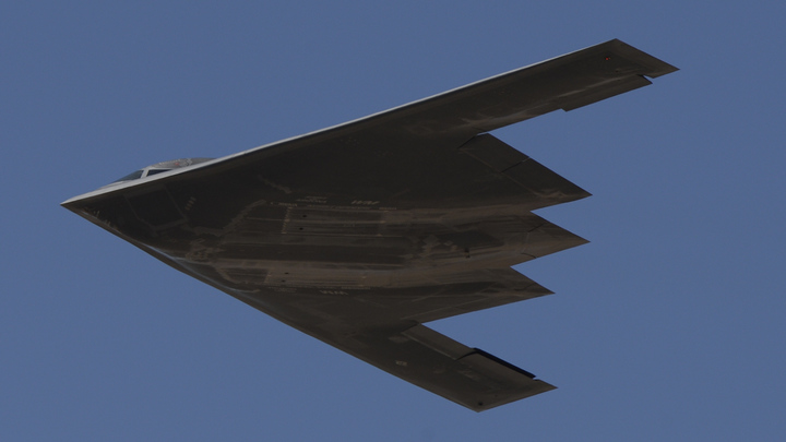 США показали испытания сверхмощных авиабомб для бомбардировщиков-невидимок - видео