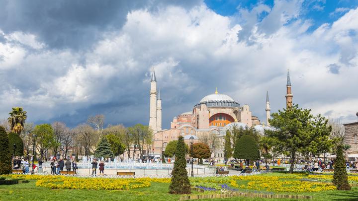 Восточный папа пал перед султаном - Айя-София теперь мечеть. Кто же виноват?