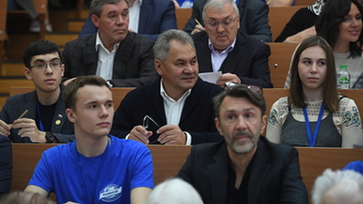 Совершенно другая культура: Политолог отказал Шнурову в эффекте Зеленского