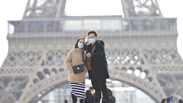 Власти Франции не смогут сдержать коронавирус, им заразятся 50-70% граждан - французский министр