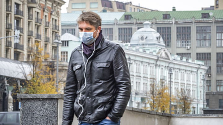 Эпидемиолог дал советы, чем заменить медицинскую маску в условиях пандемии