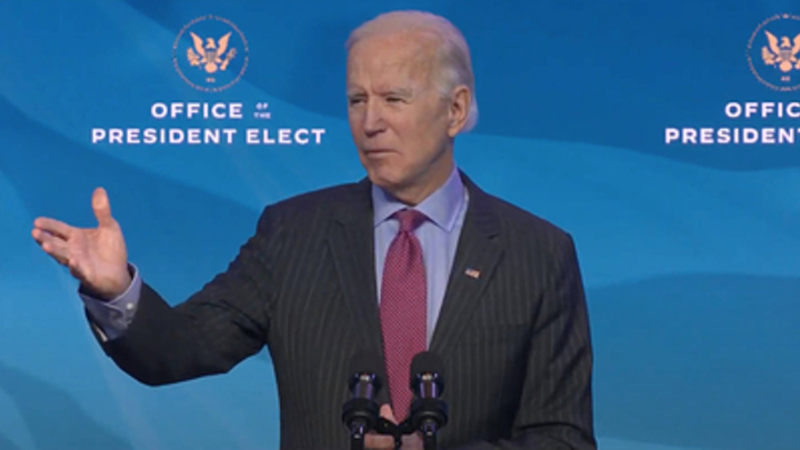 Байден поддержал репрессии в США, променяв Трампа на Пенса