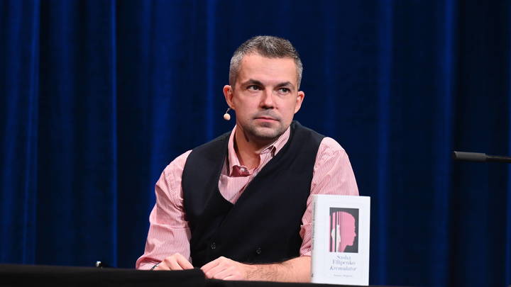 Белорусский писатель требует запретить русским говорить по-русски