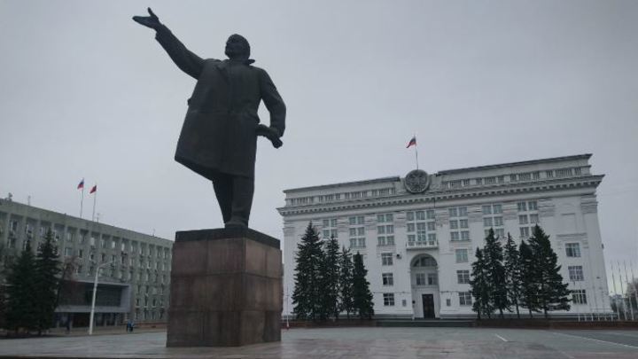 В Кузбассе врачам, учителям и работникам культуры повысили зарплату на 10%