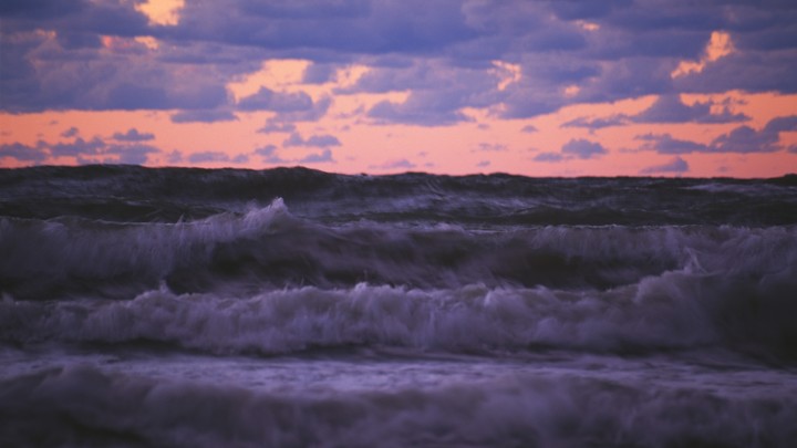 В море рядом с Геленджиком образовались два смерча