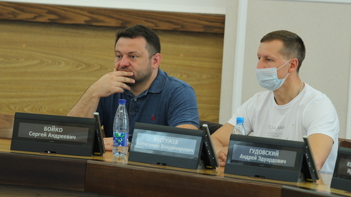 Депутат горсовета Новосибирска Сергей Бойко командировал себя в Мексику