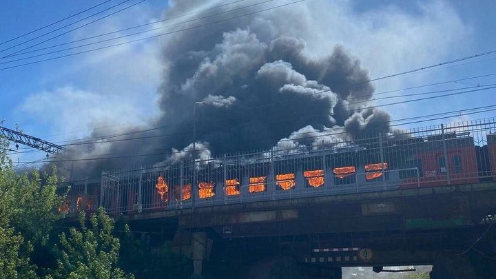 На станции Поварово-1 произошло возгорание поезда, следовавшего из Москвы в Тверь. На станции Поварово-1 произошло возгорание поезда, следовавшего из Москвы в Тверь.